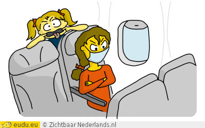 Een kind klimt over de stoel van een vliegtuig. Een passagier kijkt boos.