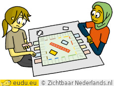 Twee meisjes spelen Monopoly.